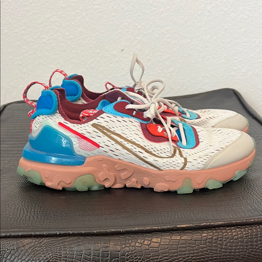 NIKE React Vision Desert Oasis Smeakers